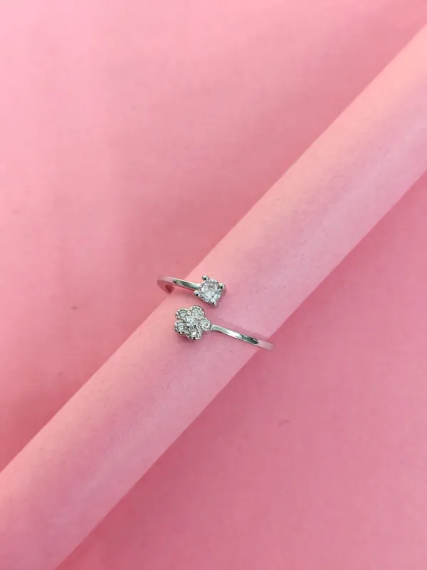 Silver_Engagement_Style_Ring_For_Female