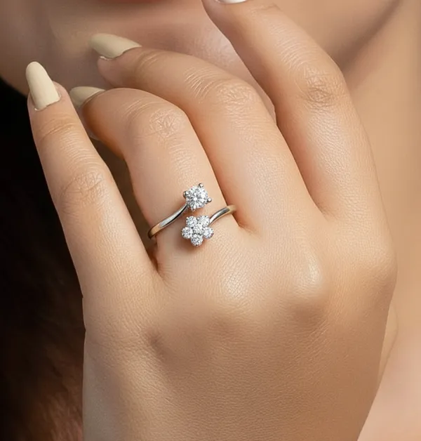 Silver_Engagement_Style_Ring_For_Female