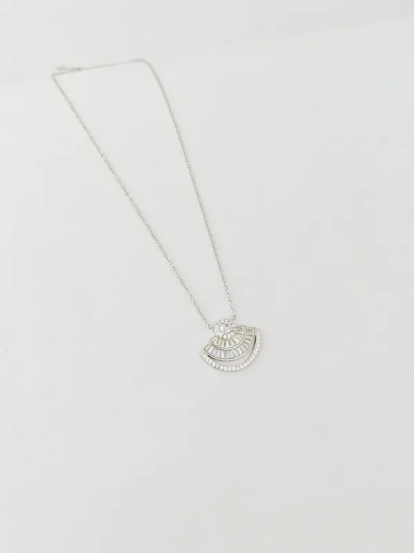 Sterling_Silver_Fan_Round_Diamond_Pendant_For_Female