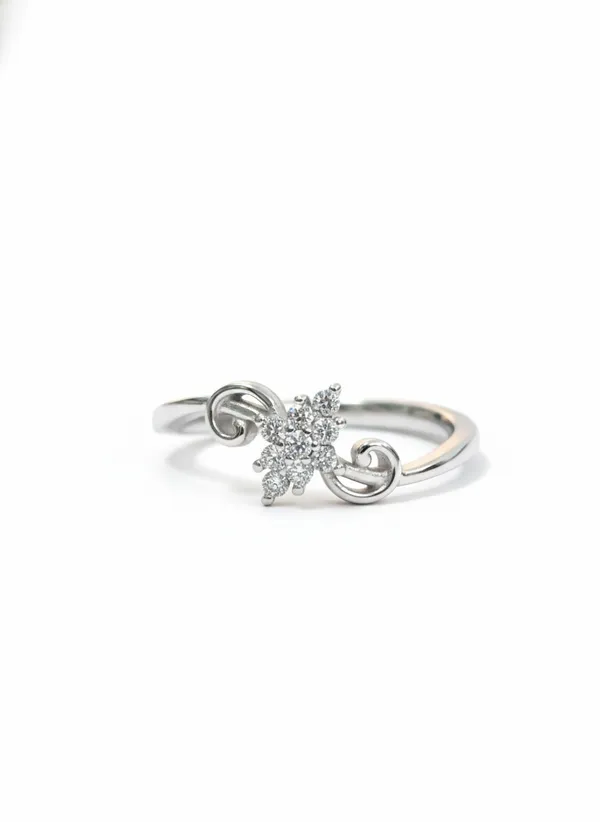 Silver_Fashion_Ring_For_Modern_For_Female