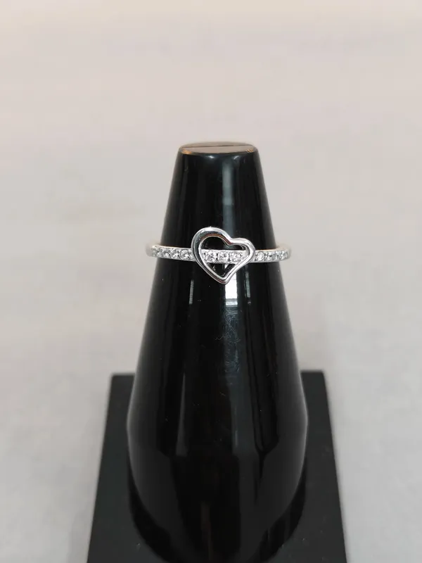 Silver_Gorgeous_Cocktail_Ring_For_Female