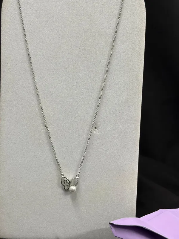 Silver_Handcrafted_925_Chain_With_Pendant_For_Female