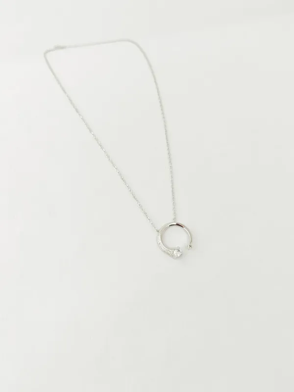 Sterling_Silver_Cresent_Moon_Diamond_Pendant_For_Female