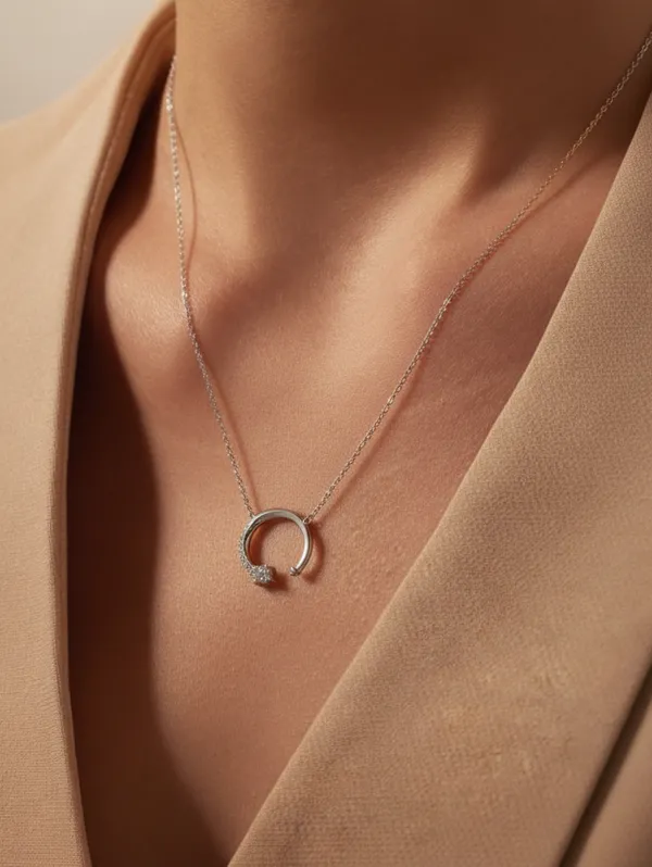 Sterling_Silver_Cresent_Moon_Diamond_Pendant_For_Female