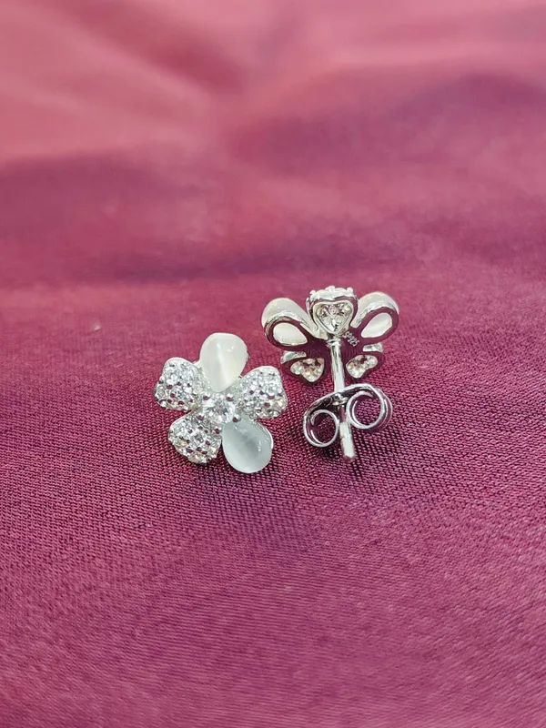 Silver_Lightweight_Stud_Earrings_For_Female