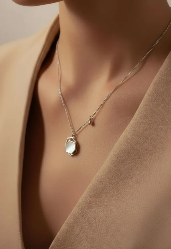 Silver_Minimal_Elegant_Jewellery_For_Female
