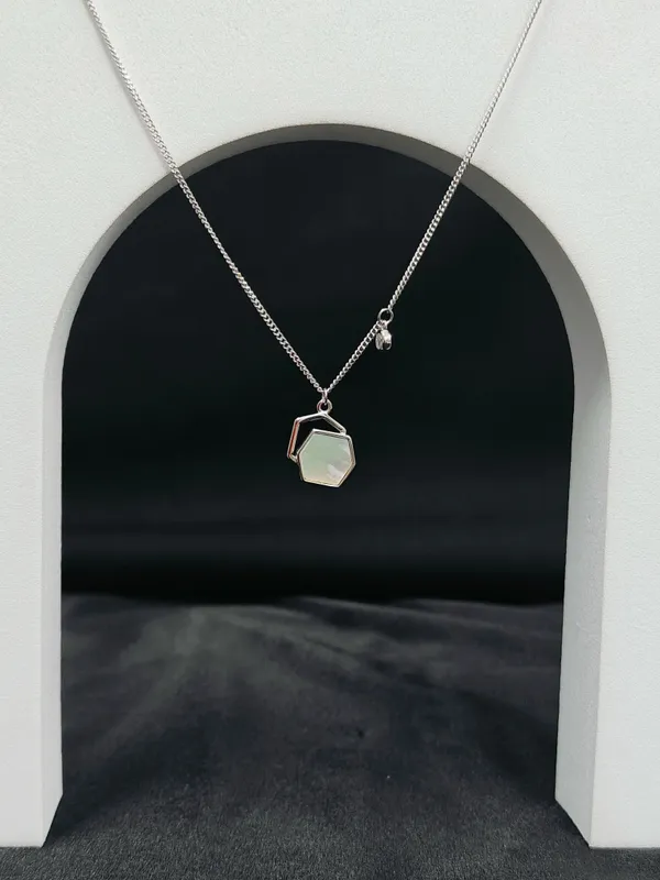 Silver_Minimal_Elegant_Jewellery_For_Female