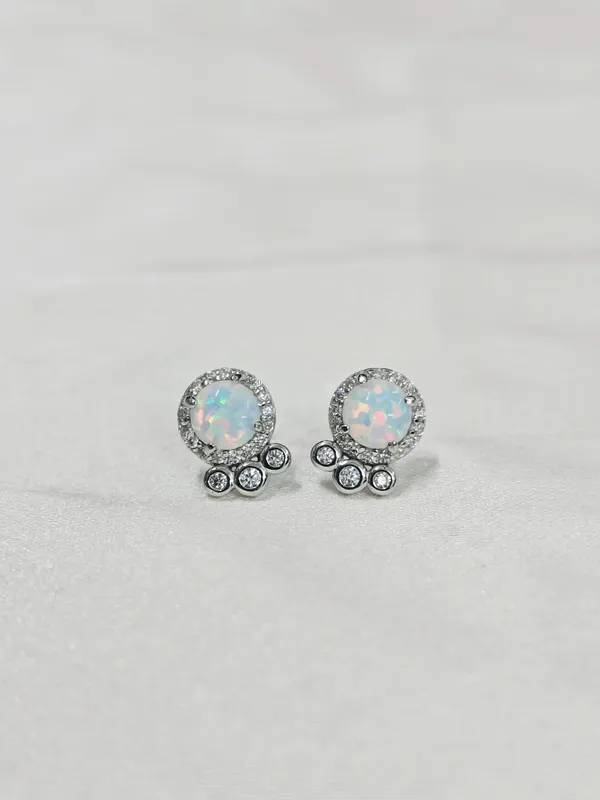 Silver_Minimal_Hoop_Earrings_For_Female