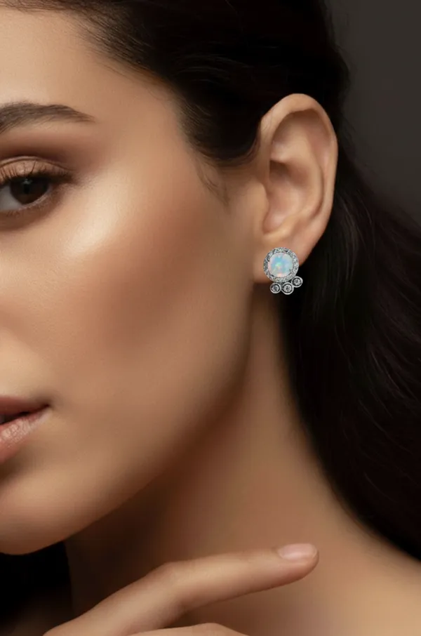 Silver_Minimal_Hoop_Earrings_For_Female