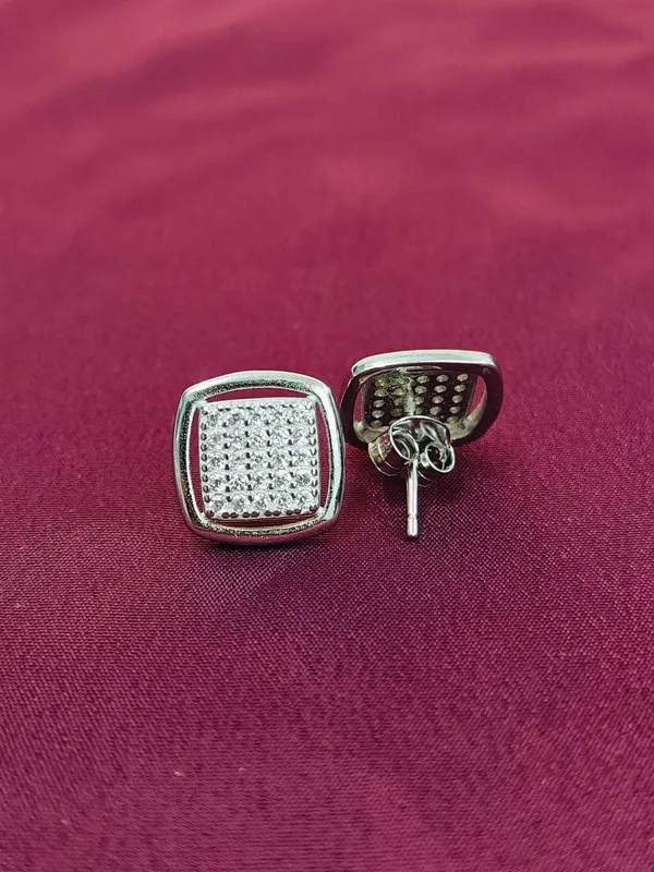Silver_Minimalist_Threader_Earrings_For_Female