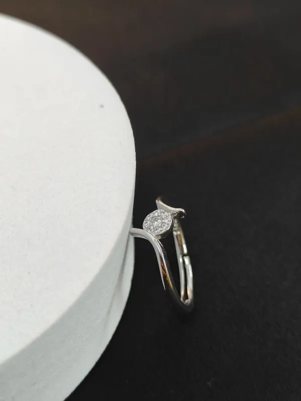 Silver_Premium_Finger_Ring_For_Female