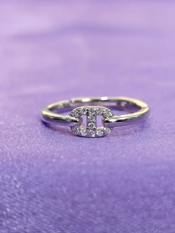 Silver_Ring_Cute_And_Trendy_Accessory_For_Female