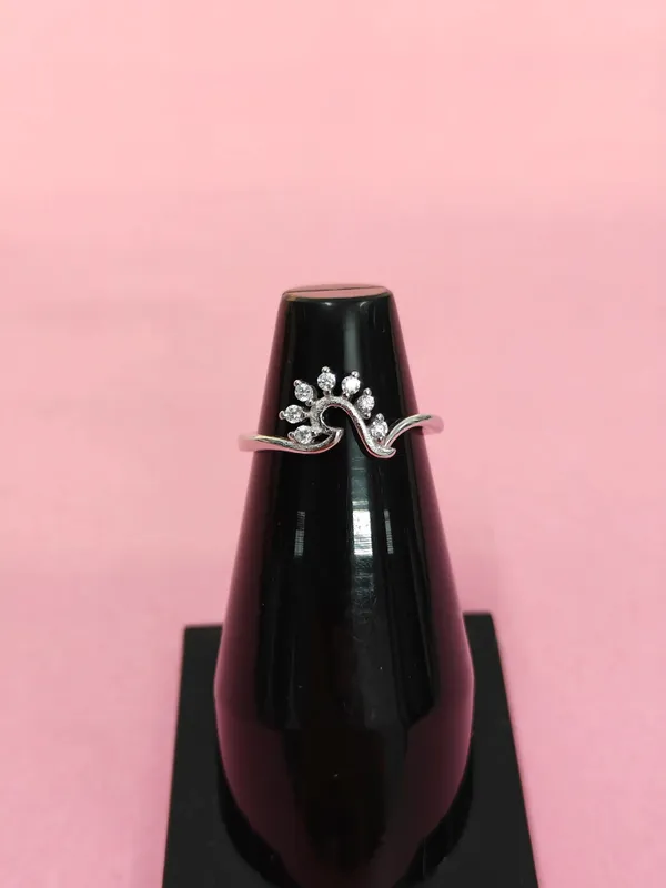 Silver_Round_Cut_Zircon_Ring_For_Female