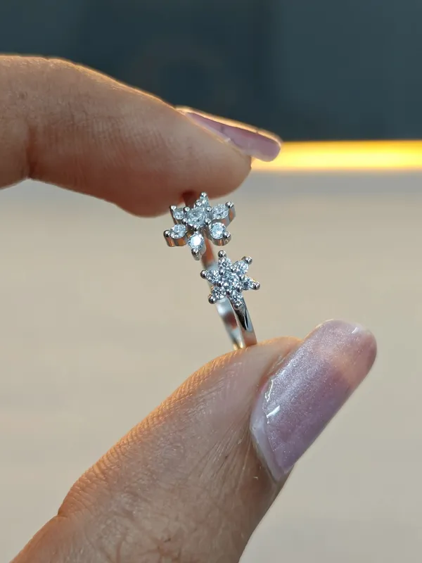 Silver_Round_Stone_Ring_For_Female