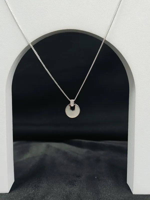 Silver_Finish_Simple_Pendant_Chain_For_Female
