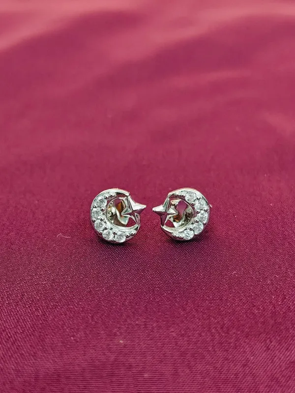 Silver_Floral_Stud_Earrings_For_Female