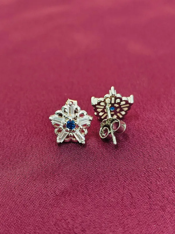 Silver_Earrings_With_Zircon_Stones_For_Female