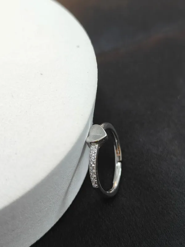 Silver_Antique_Ring_For_Female