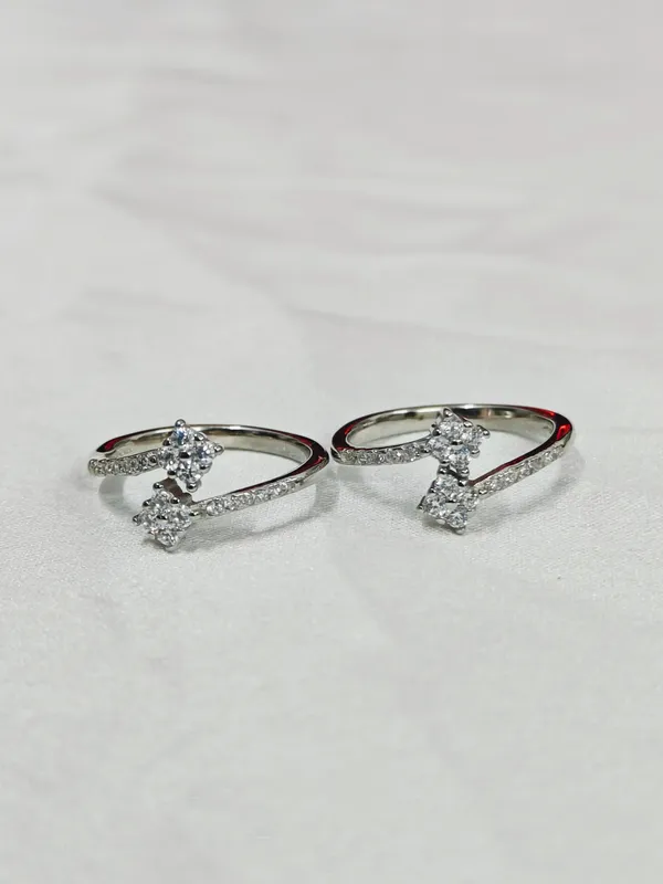 Silver_Simple_Toe_Ring_For_Female