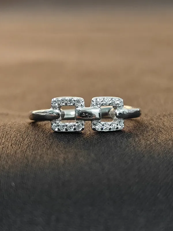 Silver_Slim_Band_Ring_For_Female