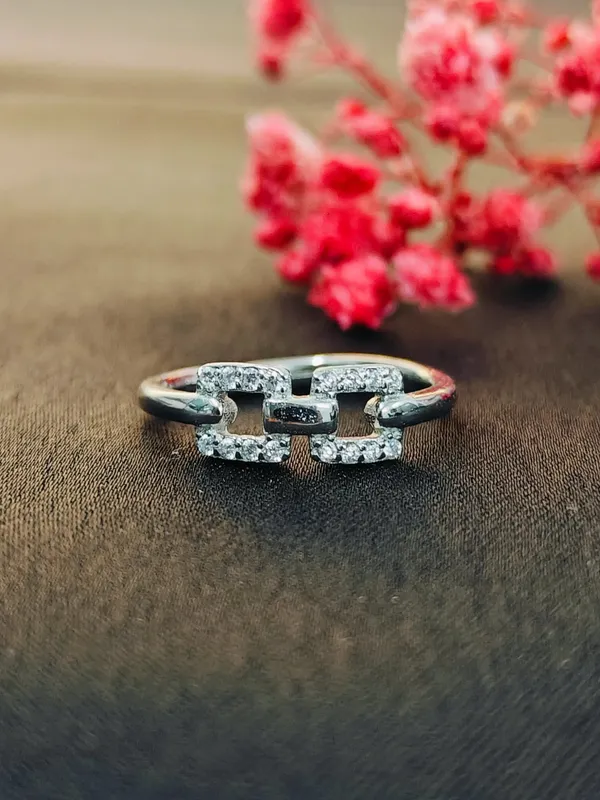Silver_Slim_Band_Ring_For_Female
