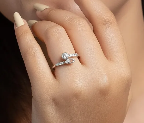 Silver_Statement_Band_Ring_For_Female