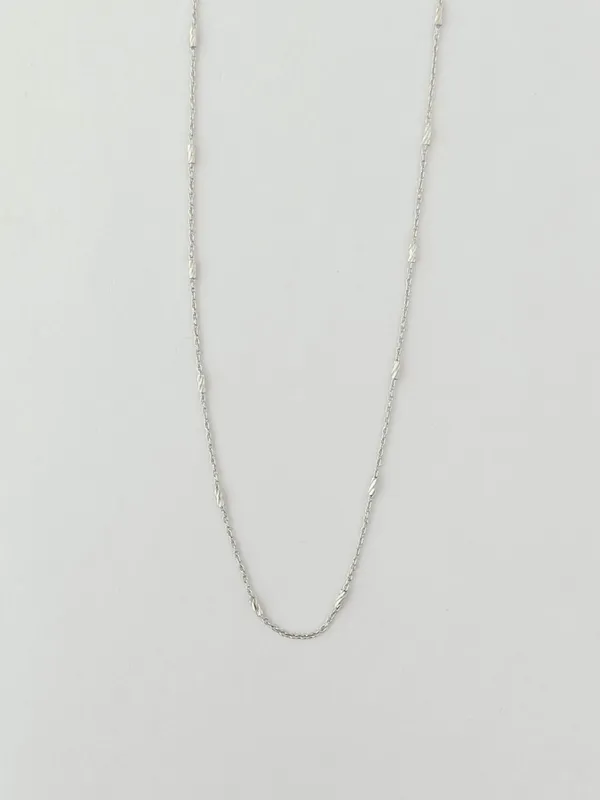 Sterling_Silver_Elegant_Chain_For_Female