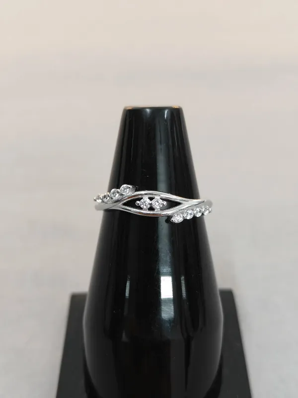 Silver_Zircon_Studded_Ring_For_Female