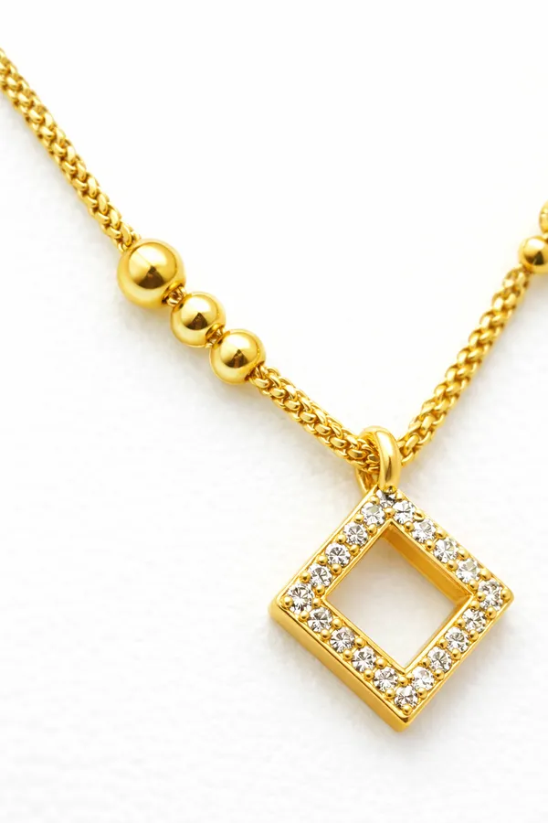 Gold_Plated_Alloy_Diamond_Shape_Pendant_Necklace_For_Women
