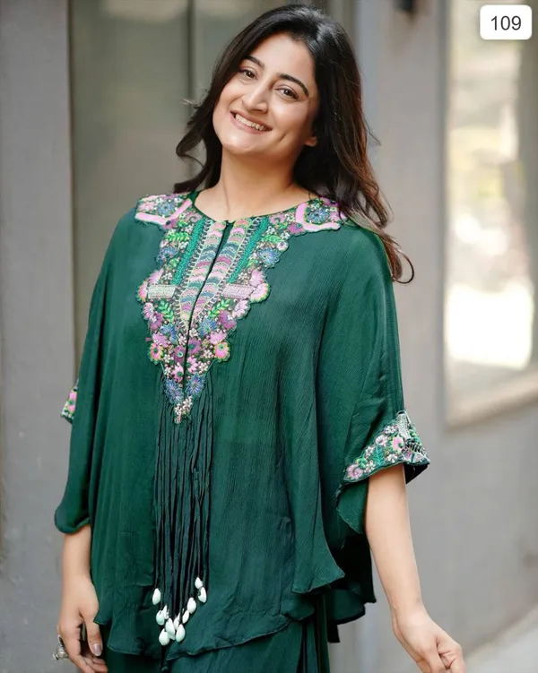 Green_Sequence_Embroidery_Work_With_Kodi_Latkan_Kurti_Set_With_Plazzo