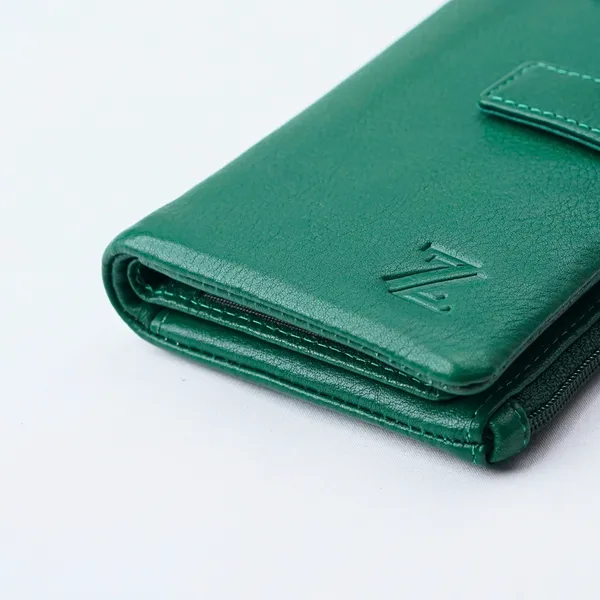 Green_Leather_Signature_Long_Wallet_For_Female