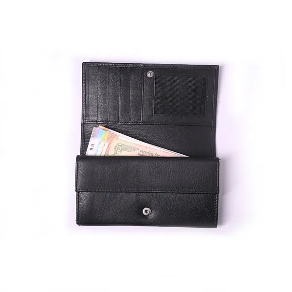 Black_Leather_Signature_Compact_Purse_For_Female