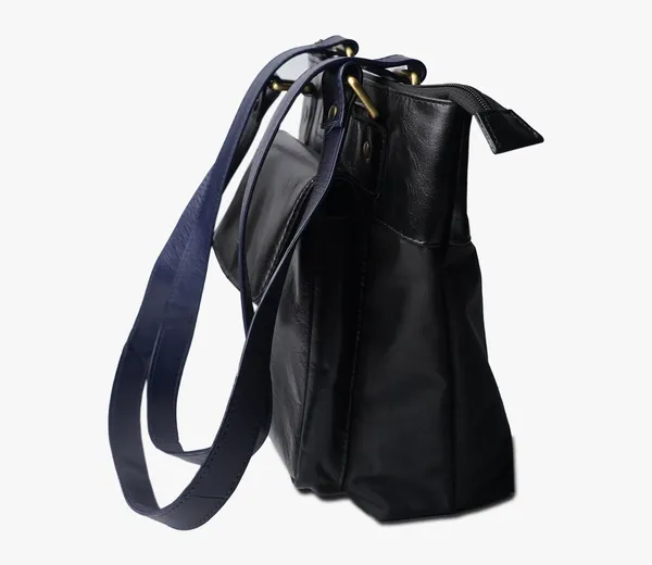 Blue_And_Black_Canvas_And_Leather_Pulse_Handbag_For_Female