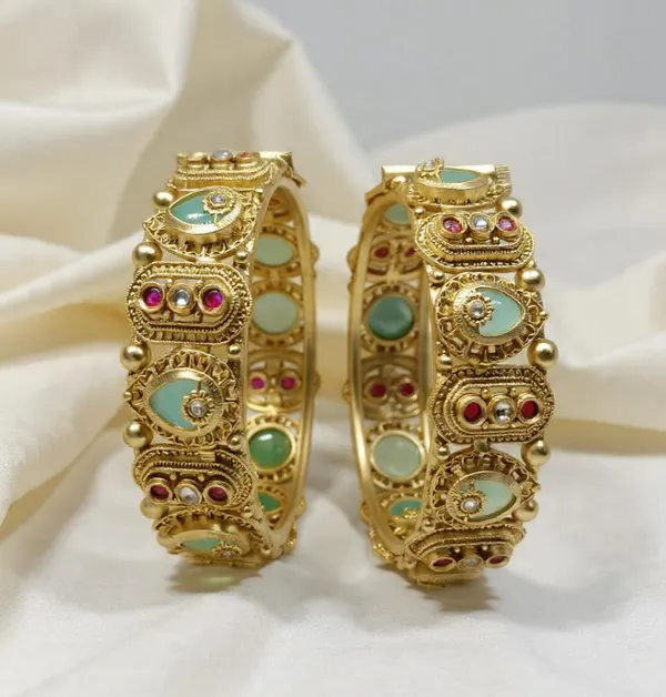 Rajwadi_Gold_Plated_Polki_Stone_Openable_Bridal_Bangles_Set_For_Women_(2_Pcs)