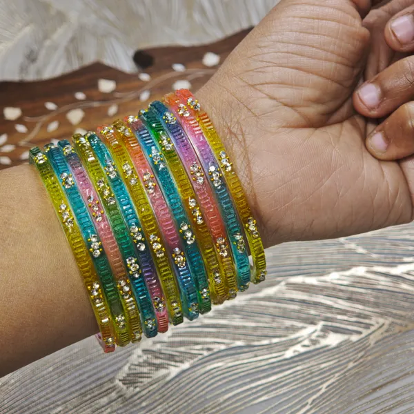 L-Multi_Glass_Bangle