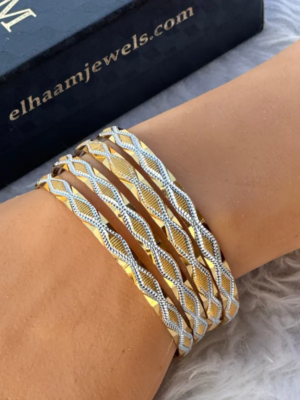 Set_Of_4_Gold_And_Silver_Traditional_Aurelia_Bangles_For_Women