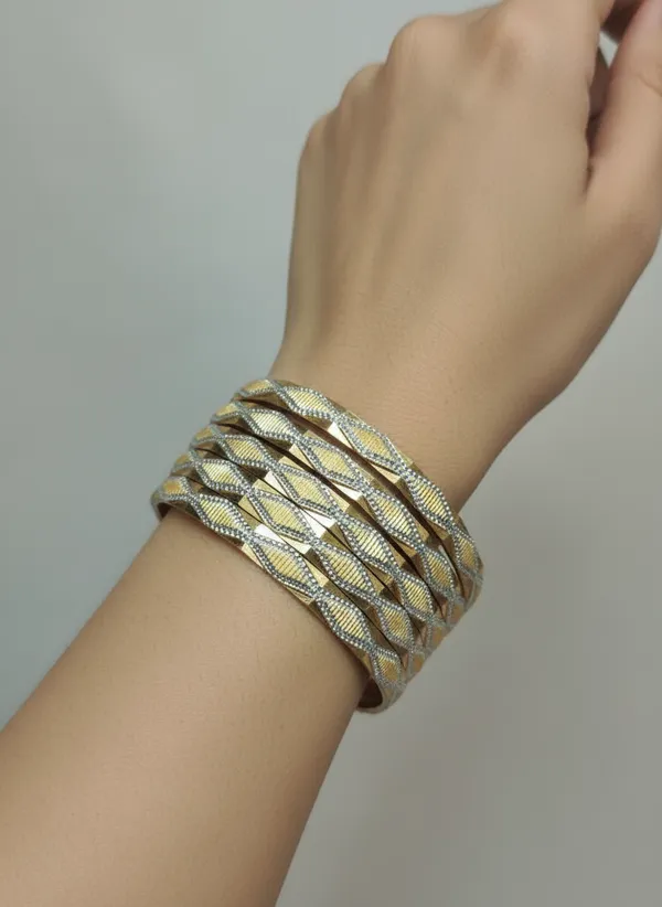 Set_Of_4_Gold_And_Silver_Traditional_Aurelia_Bangles_For_Women