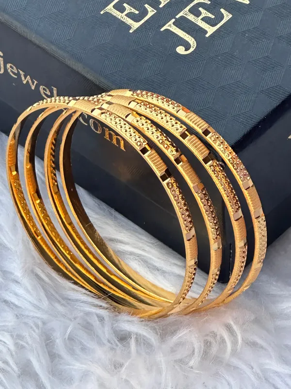 Set_Of_4_Gold_Traditional_Heer_Bangles_For_Women