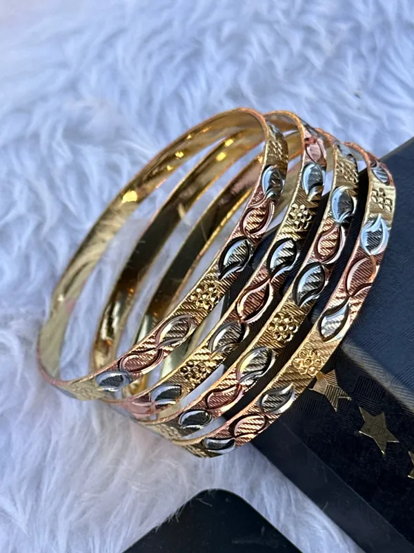 Set_Of_4_Gold_And_Silver_And_Rose_Gold_Traditional_Mehfil_Bangles_For_Women