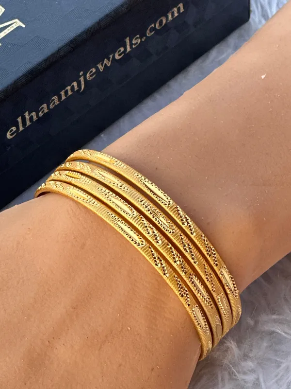 Set_Of_4_Gold_Traditional_Suhag_Bangles_For_Women