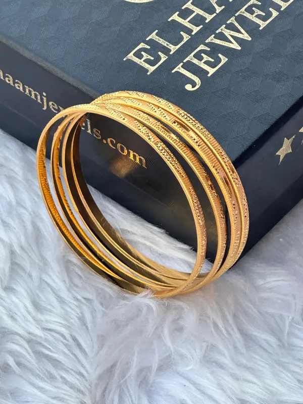 Set_Of_4_Gold_Traditional_Suhag_Bangles_For_Women