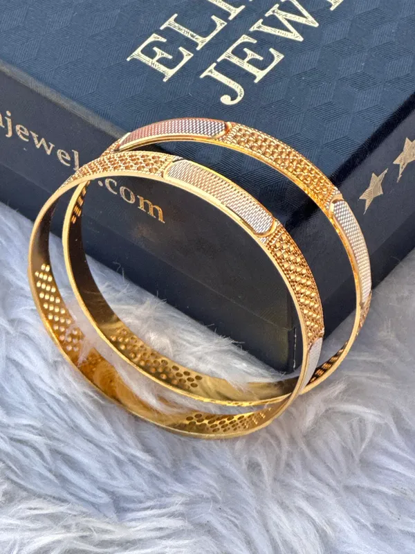 Set_Of_2_Gold_Traditional_Taj_Bangles_For_Women
