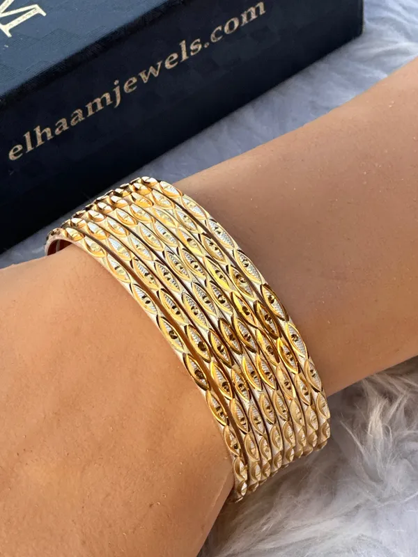 Set_Of_8_Gold_Traditional_Zariya_Bangles_For_Women