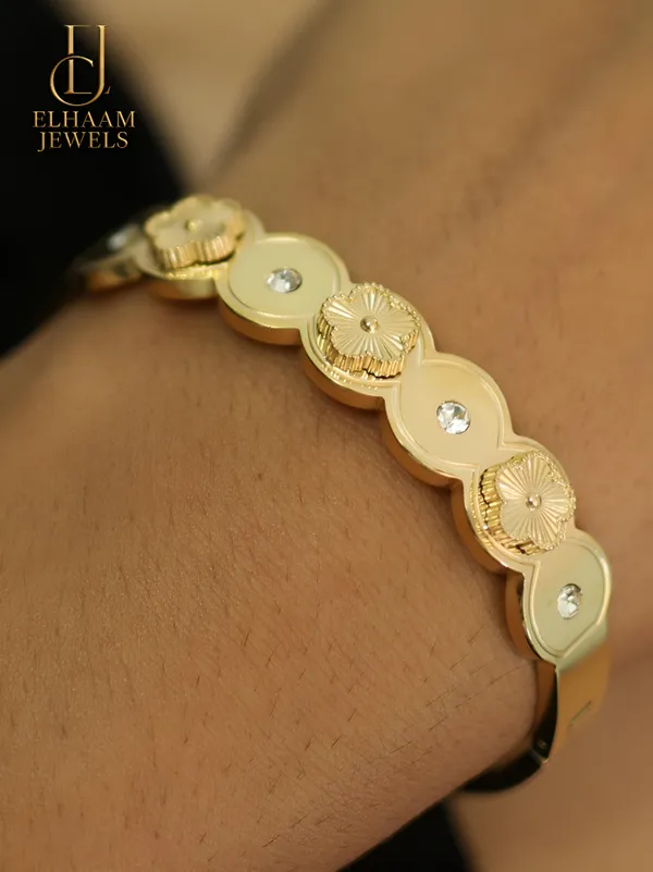 Gold_Traditional_Bloom_Coin_Design_Bangle_For_Women