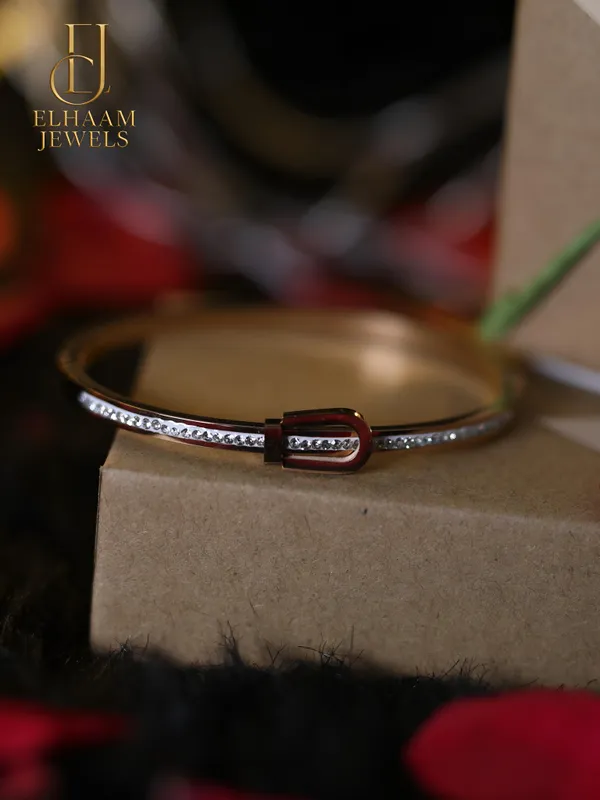 Gold_Traditional_Elegance_Lock_Rose_Gold_Plated_Stone_Bracelet_For_Women
