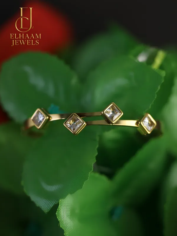 Gold_Traditional_Radiance_Square_Diamond_Stone_Bracelet_For_Women