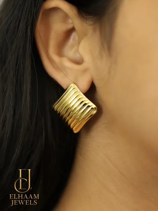 Gold_Traditional_Anti_Tarnish_Bold_Gold_Plated_Earrings_For_Women