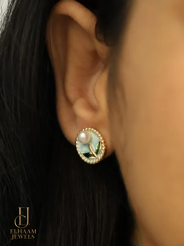 Gold_Traditional_Pearl_Flower_Stud_Earrings_Gold_Plated_Enamel_Design_For_Women