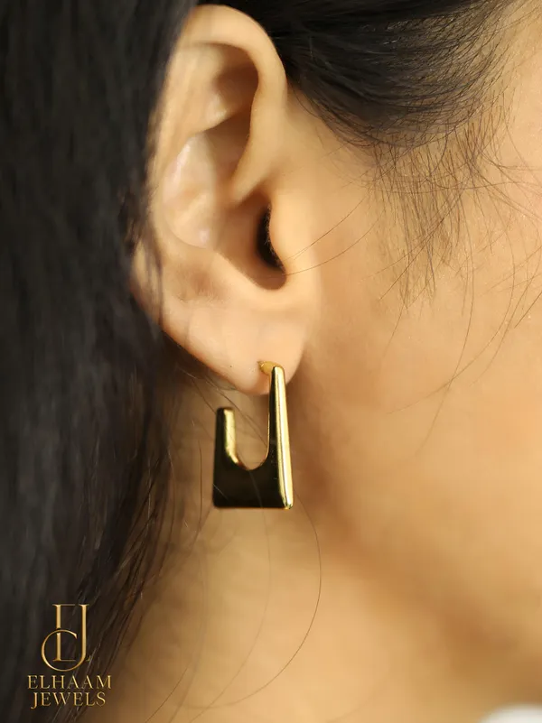 Gold_Traditional_Golden_Stylish_Anti_Tarnish_Modern_Earrings_For_Women