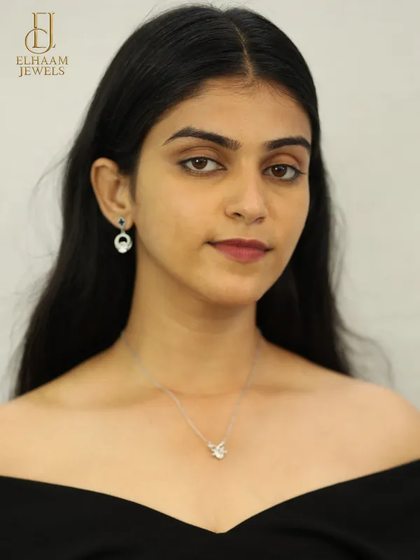 Silver_Traditional_Bowknot_Crystal_Pendant_Necklace_For_Women